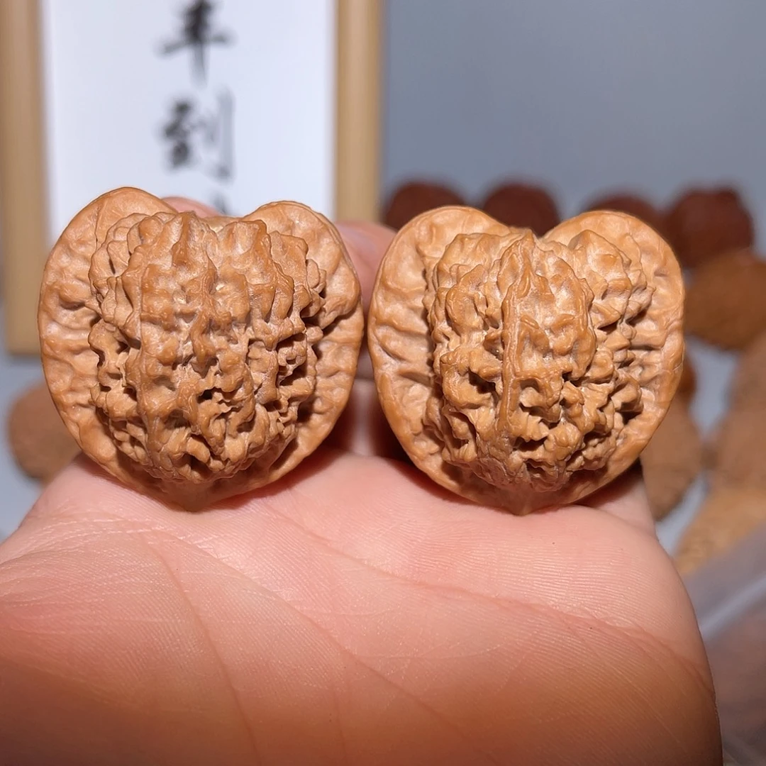 吊坠文玩核桃野生原树半月山公子帽