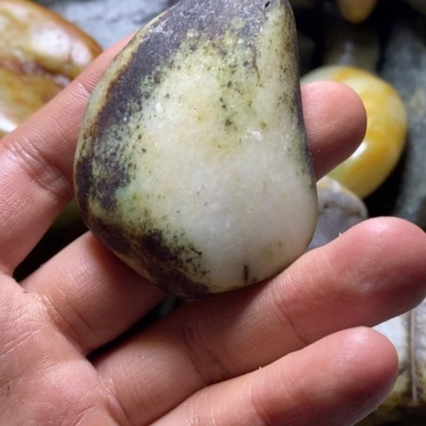 未镶嵌和田玉（糖玉）挂件