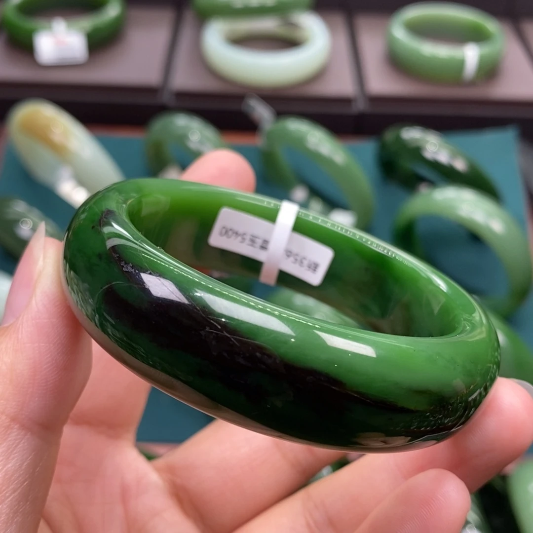 和田玉（碧玉）未镶嵌手镯