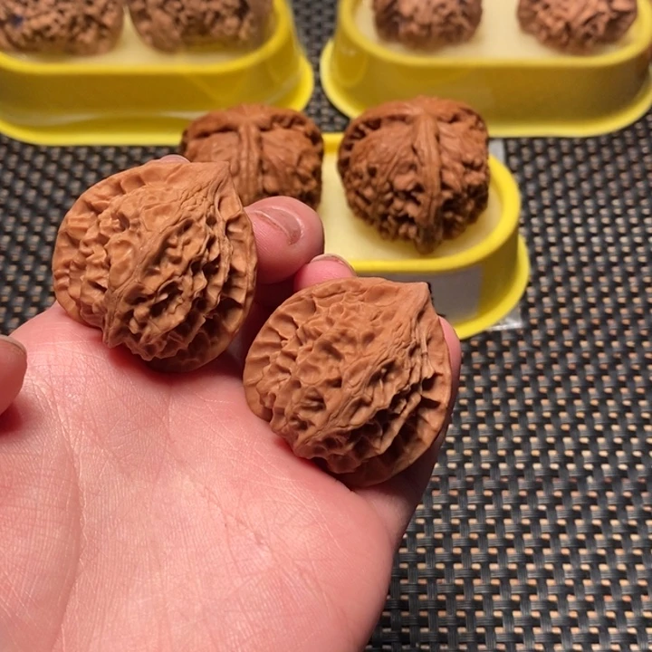 桃核吊坠35小众瓷娃娃