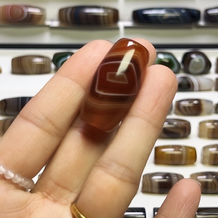 东***！玛瑙/玉髓未镶嵌颈饰