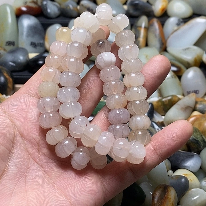 颈饰未镶嵌和田玉手串