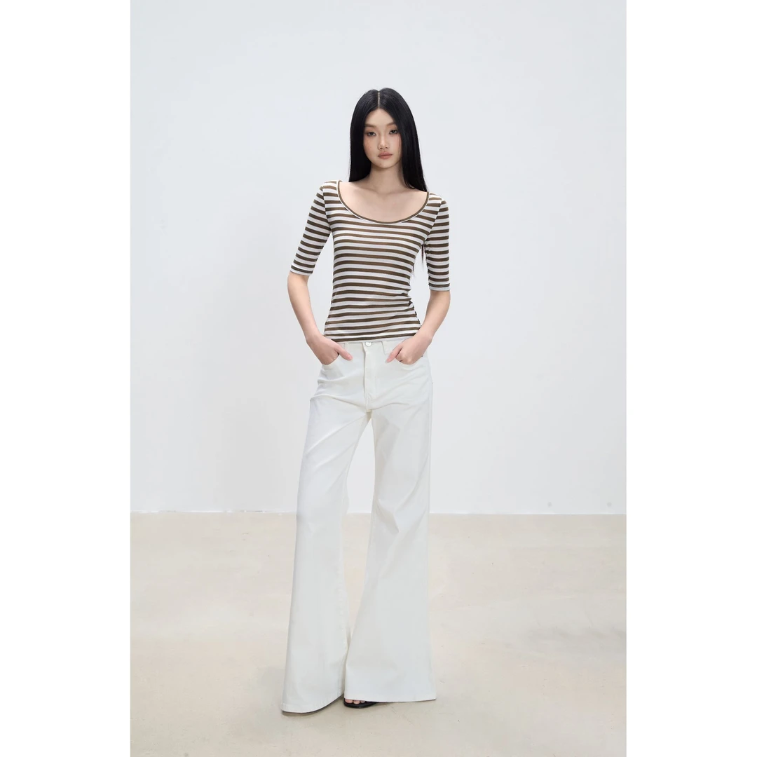 withmin凉皮 琴跃海林 白色休闲中腰显瘦直筒微喇牛仔裤女2523714