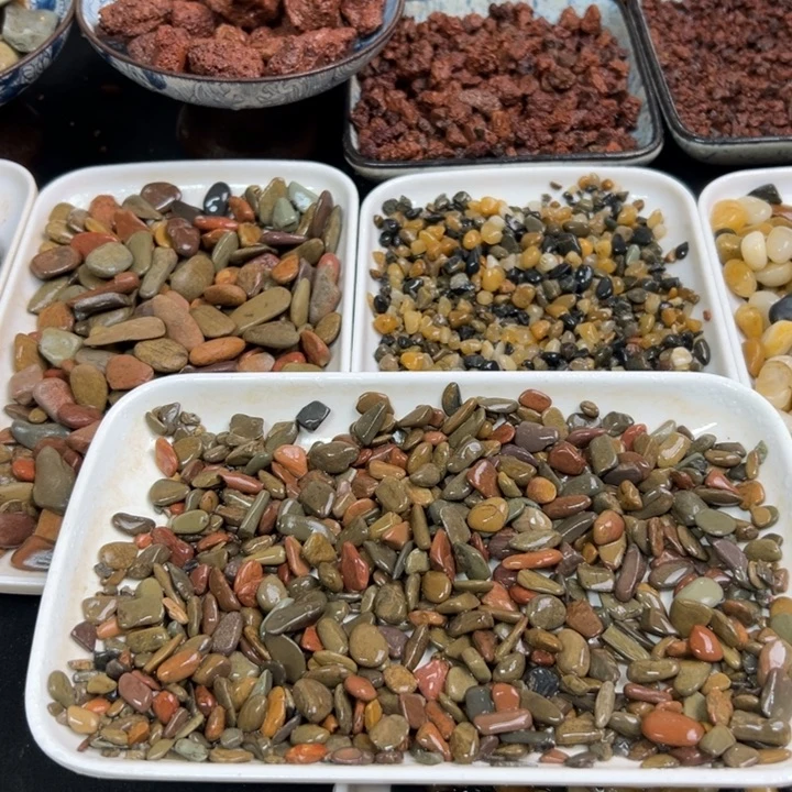 纯天然溪流石底砂