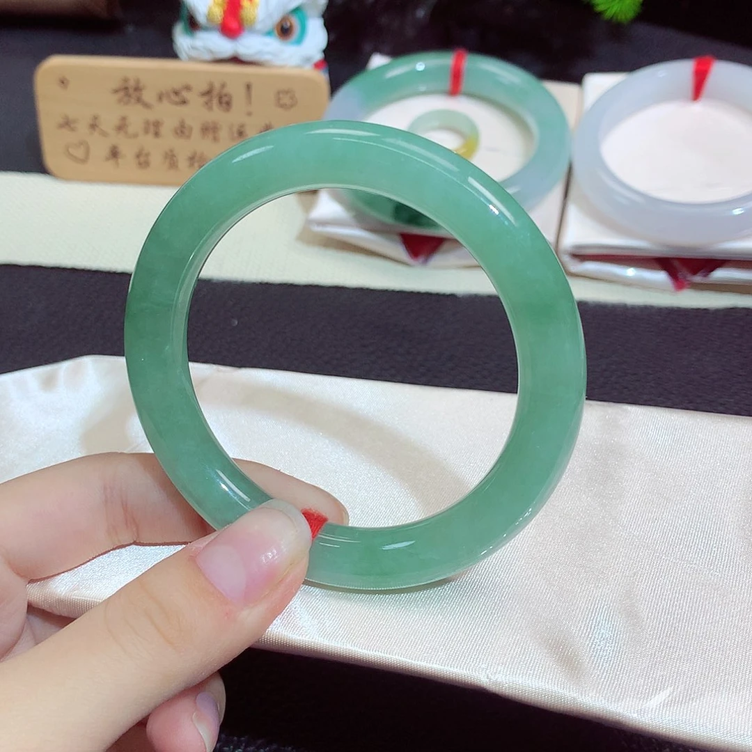 翡翠未镶嵌手镯365