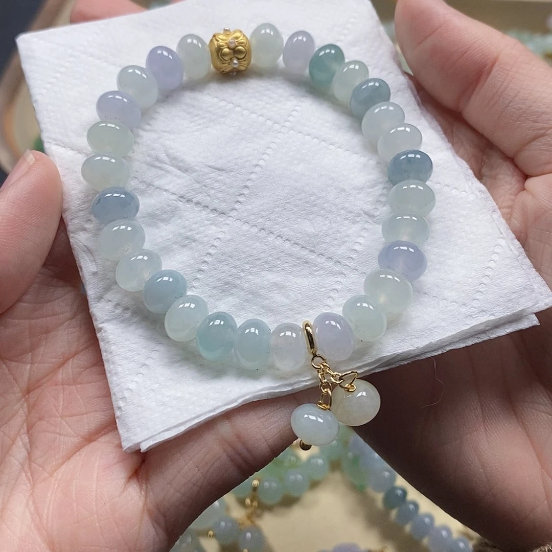 翡翠颈饰未镶嵌闪