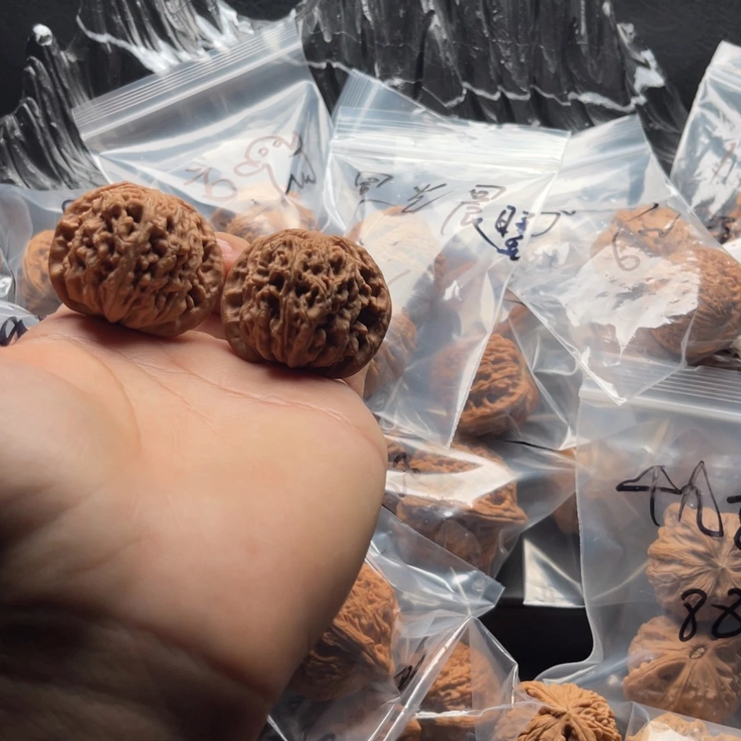 又***乐文玩核桃吊坠四座楼
