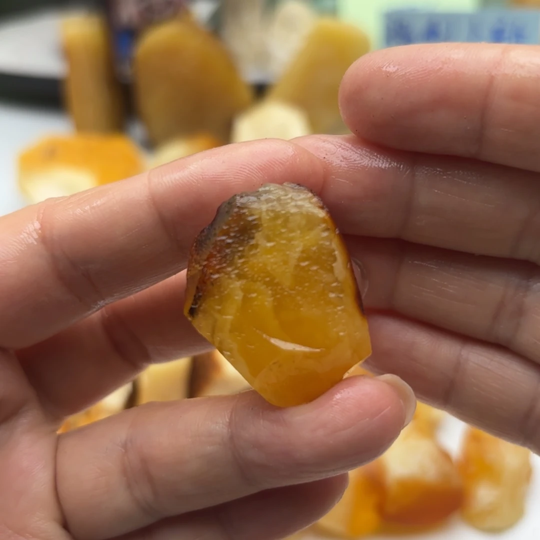 定制琥珀未镶嵌机**?琥珀