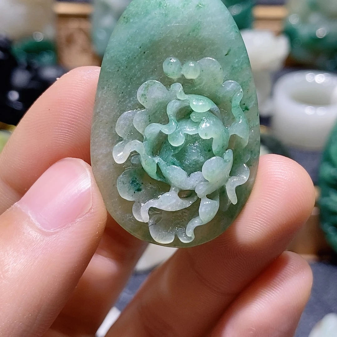 独山玉未镶嵌吊坠