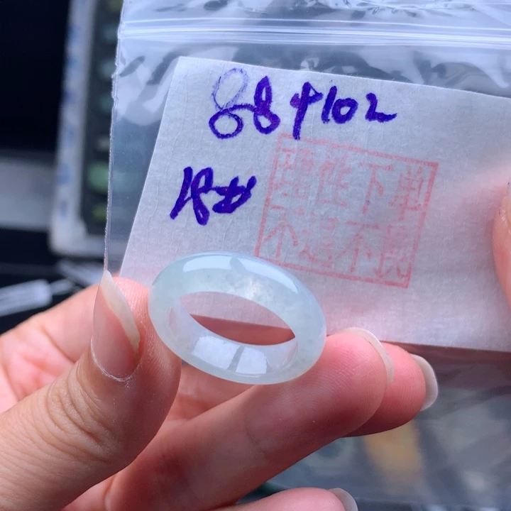 翡翠戒指未镶嵌戒圈
