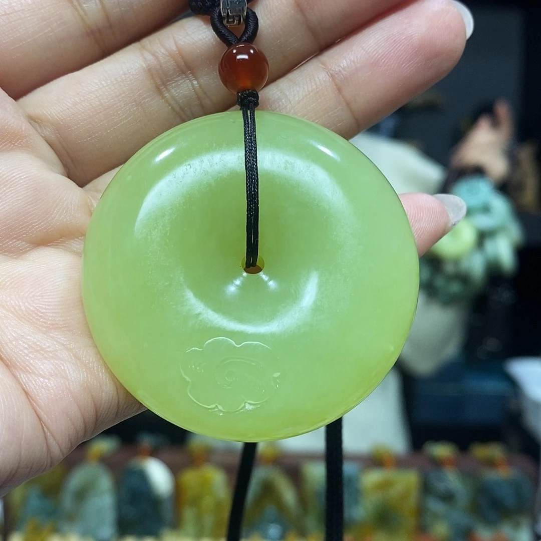 未镶嵌岫玉挂件吊坠