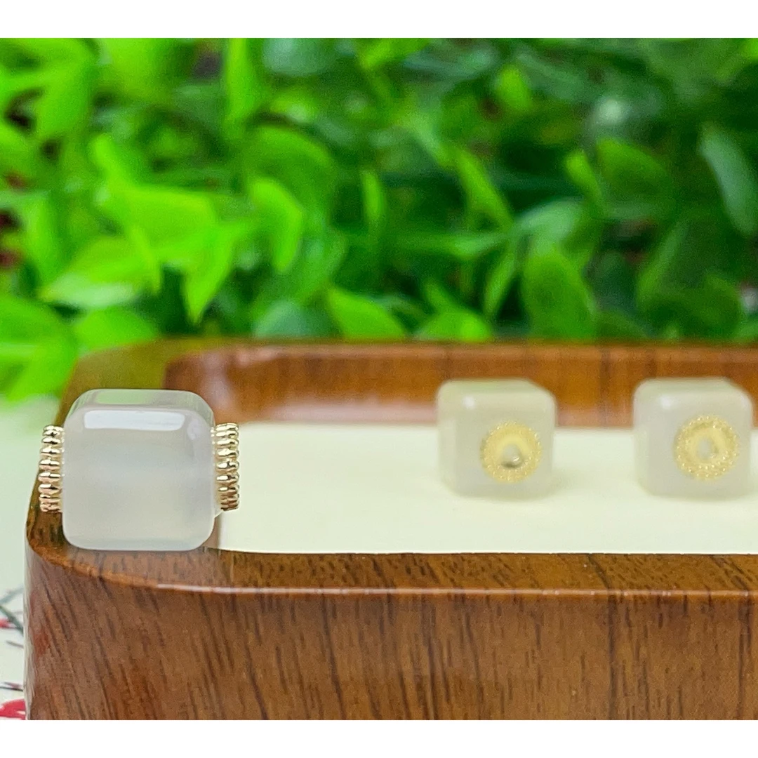 【千奇饰品】A53白玛瑙方糖通孔款DIY配饰简约宽10m13+mm多样性发一