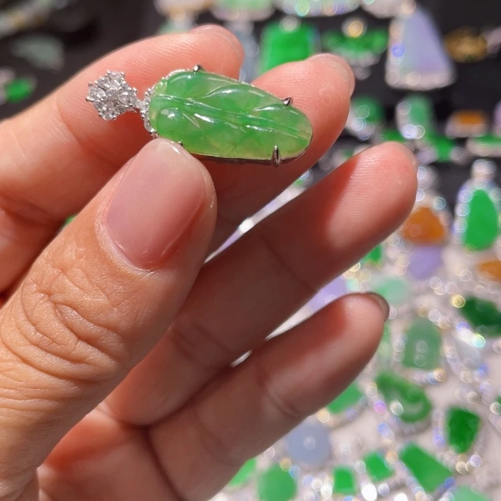 翡翠银S925镶嵌颈饰精品