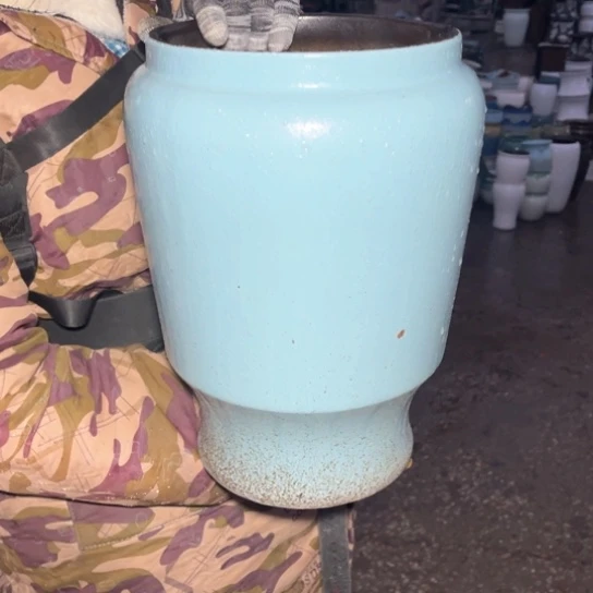 红陶口20高34瑕疵