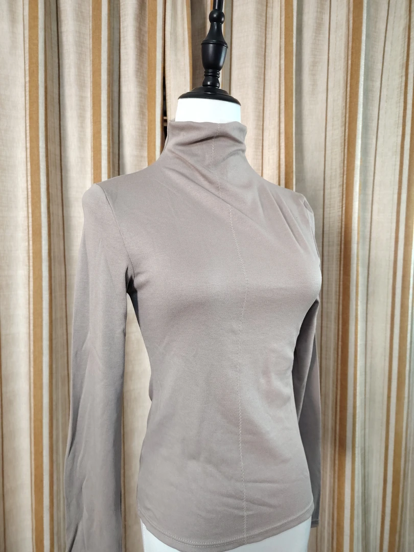 半高领内搭T恤常规通勤风长袖极简风修身百搭气质