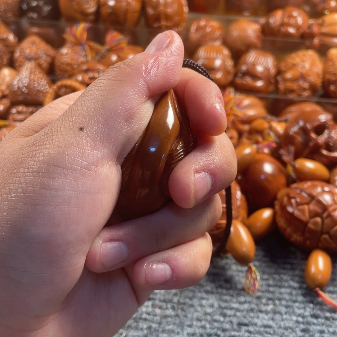 橄榄核吊坠独款三面