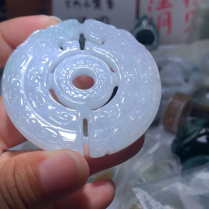 翡翠未镶嵌颈饰保真天然A货翡翠