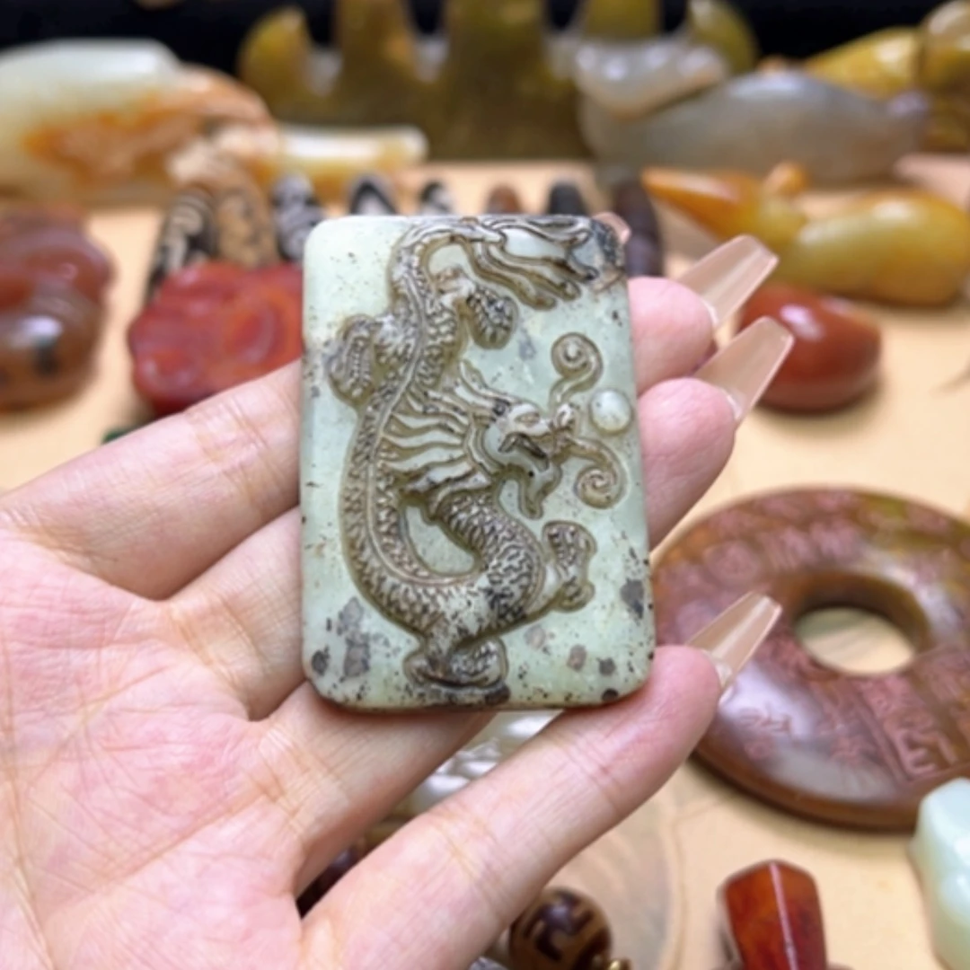 【闪购商品】蛇纹石玉未镶嵌颈饰