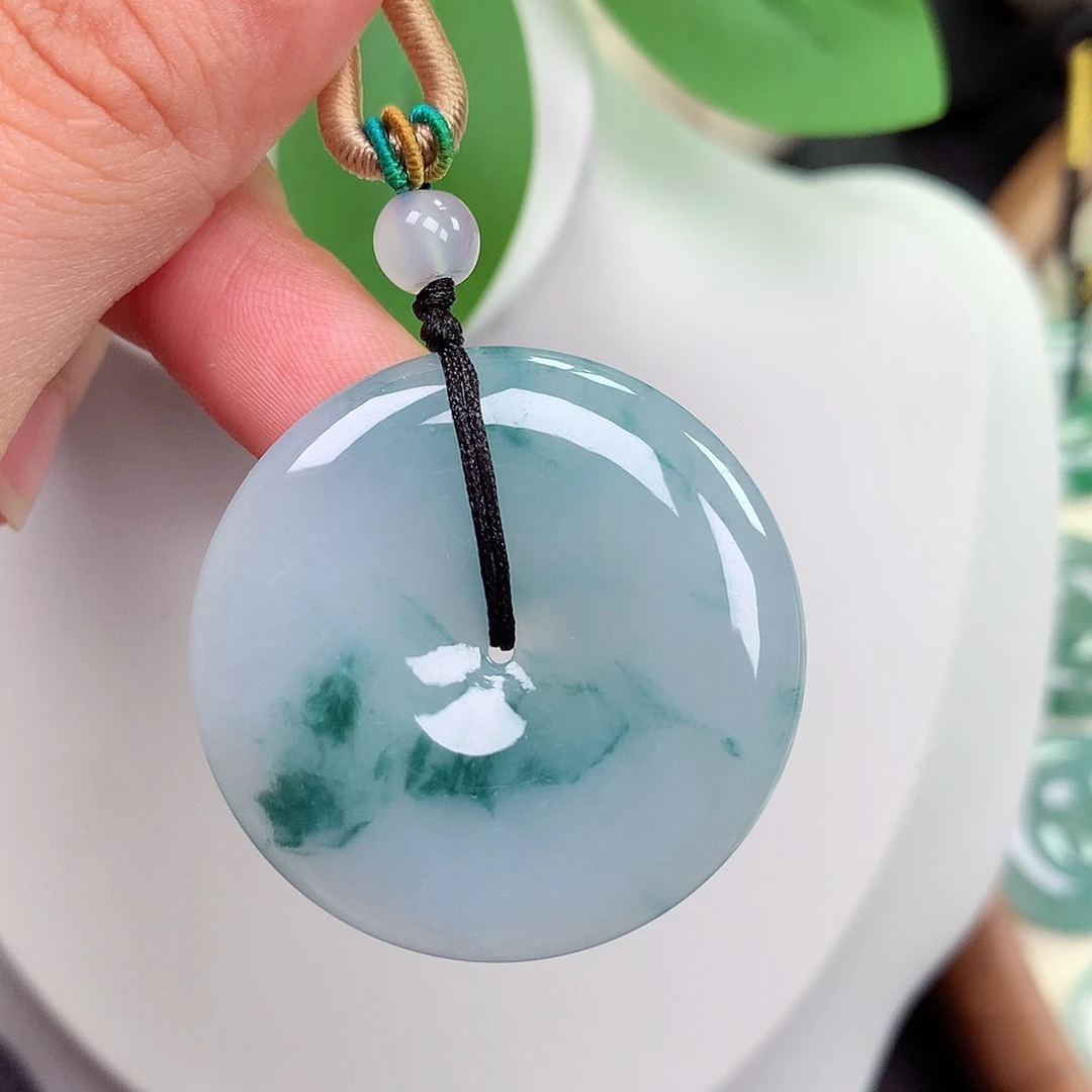 颈饰未镶嵌翡翠平安扣 35.9x6.1mm