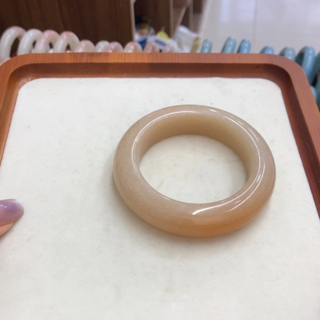 石英质玉未镶嵌手镯