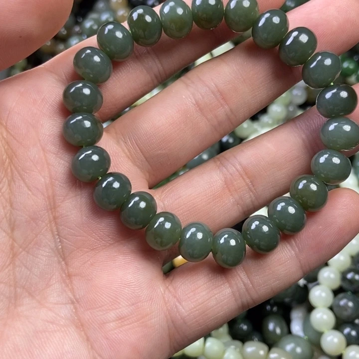 颈饰未镶嵌和田玉卡10