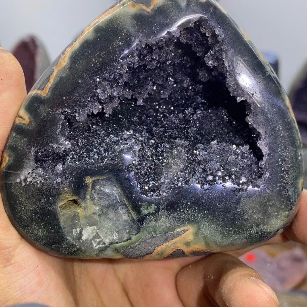 未镶嵌水晶大型摆件（非配饰）