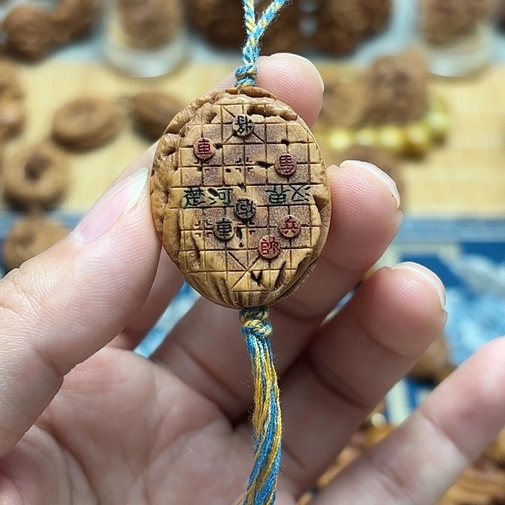 手串/手链核桃桃核雕刻棋盘吊坠