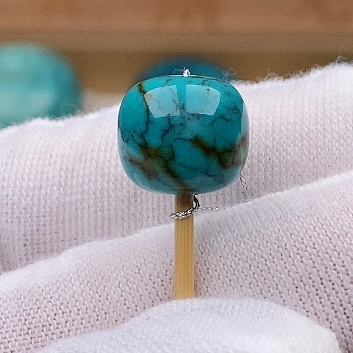 绿松石未镶嵌珠宝奇石11