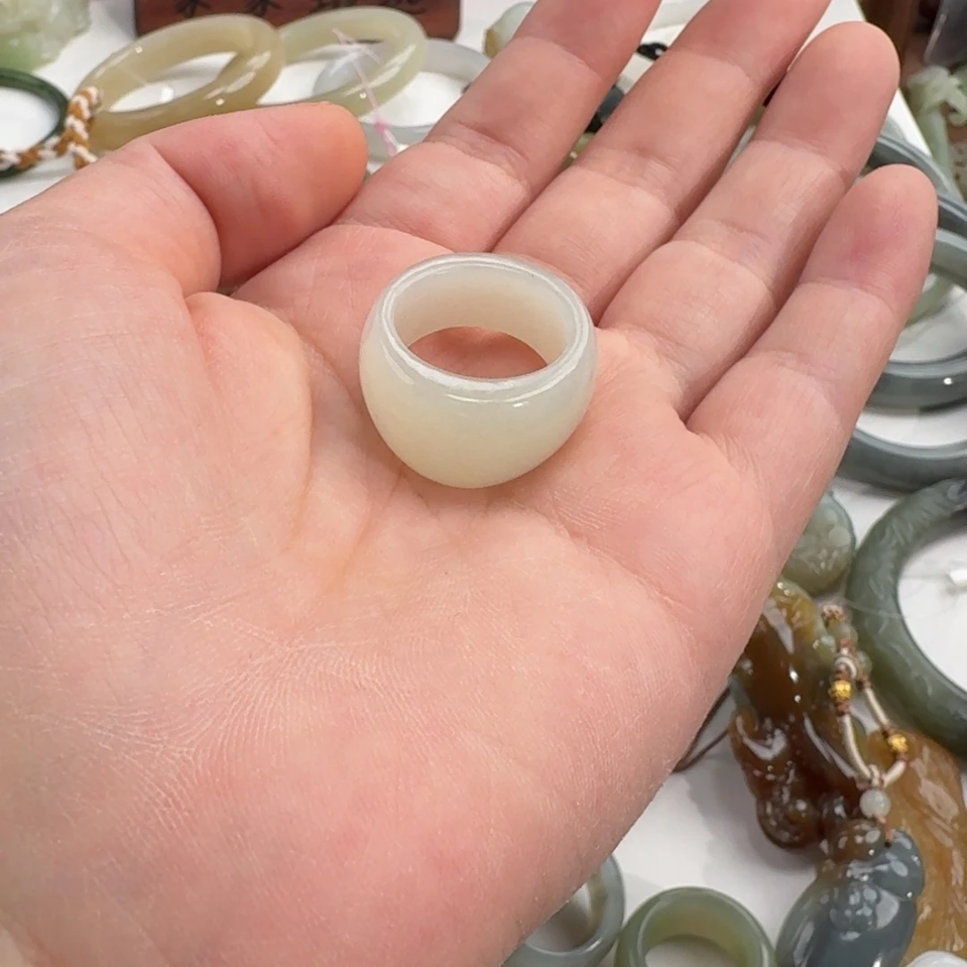 颈饰未镶嵌和田玉18