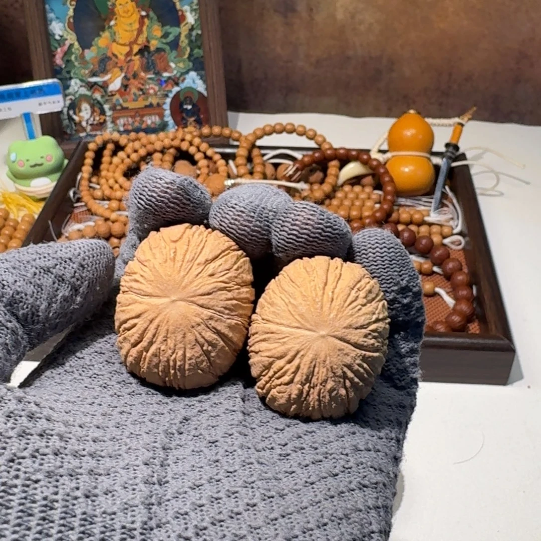 隔***亮猴头核桃吊坠猴头元宝