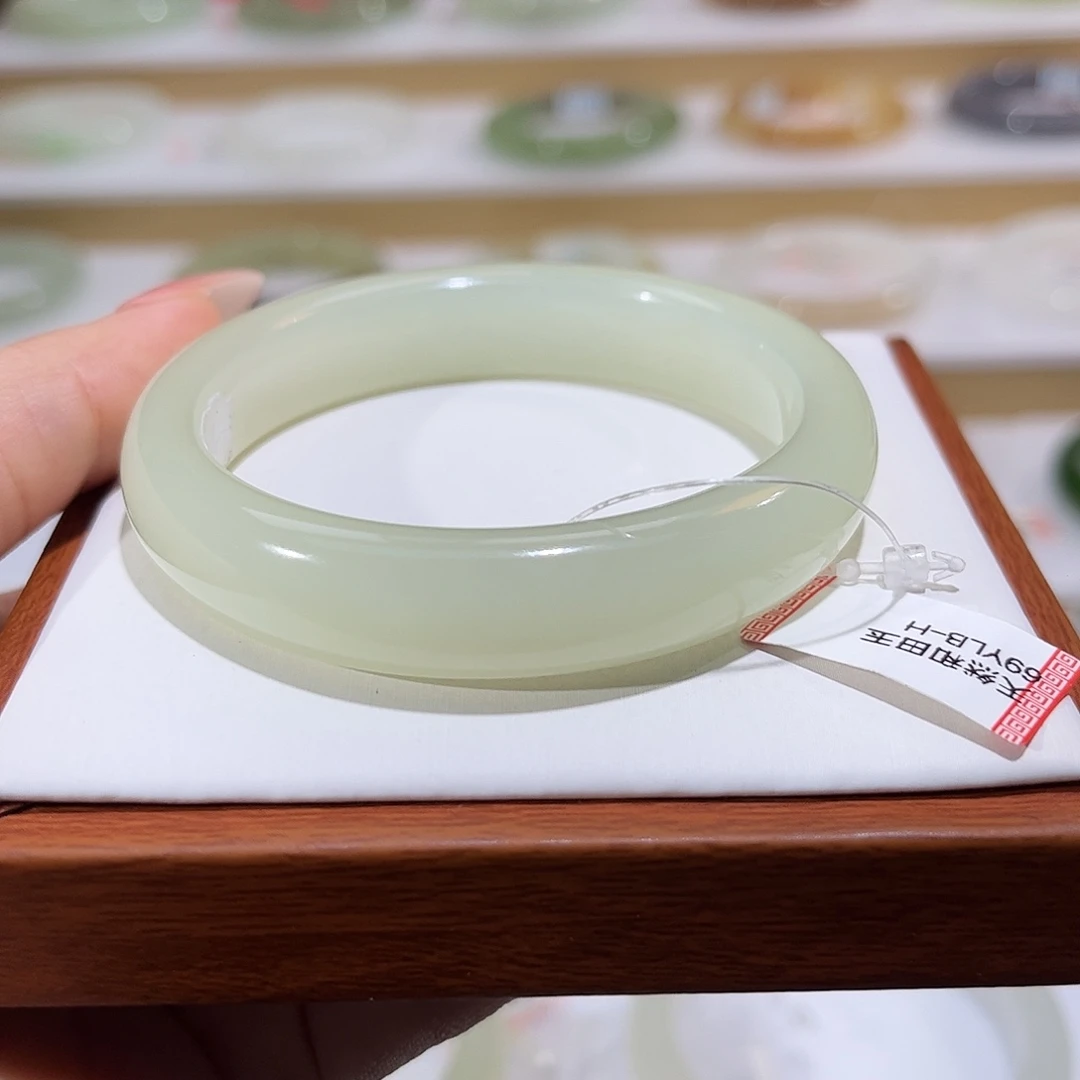 和田玉未镶嵌手镯冰底晴水