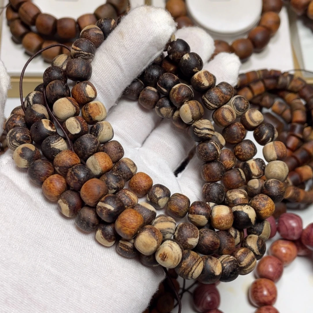 燕***子扇子贡木定制手串0.8黑妖花