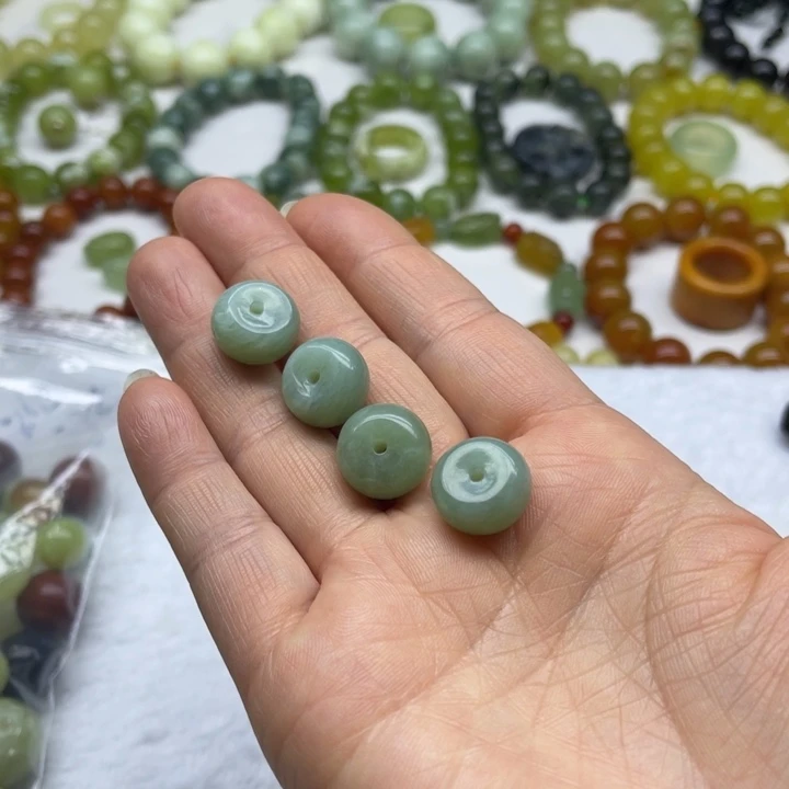 蛇纹石玉单珠10个未镶嵌熊*?