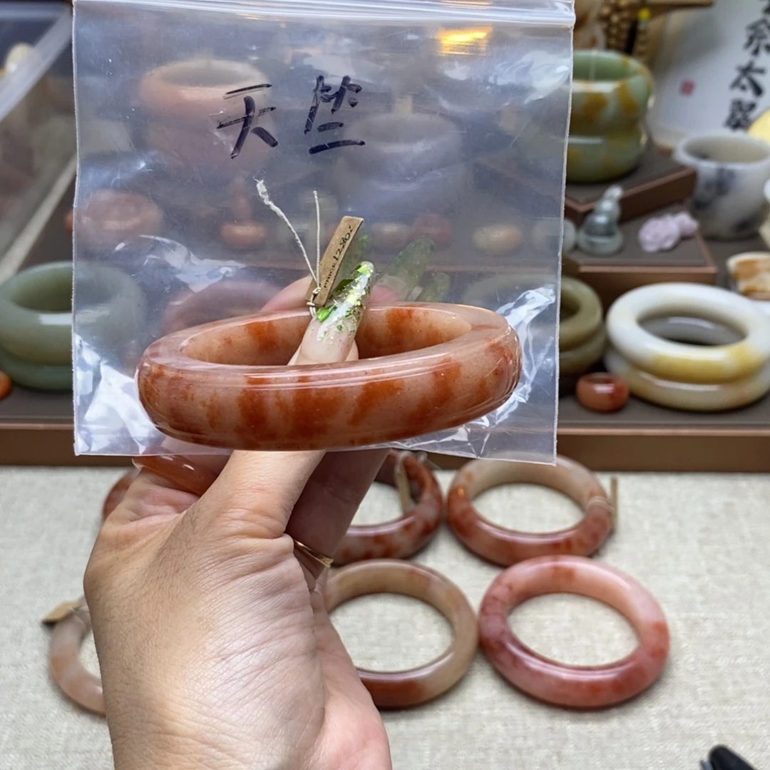 天***竺合金手镯石英质玉