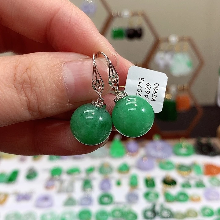 18K金镶嵌翡翠耳饰许*霞