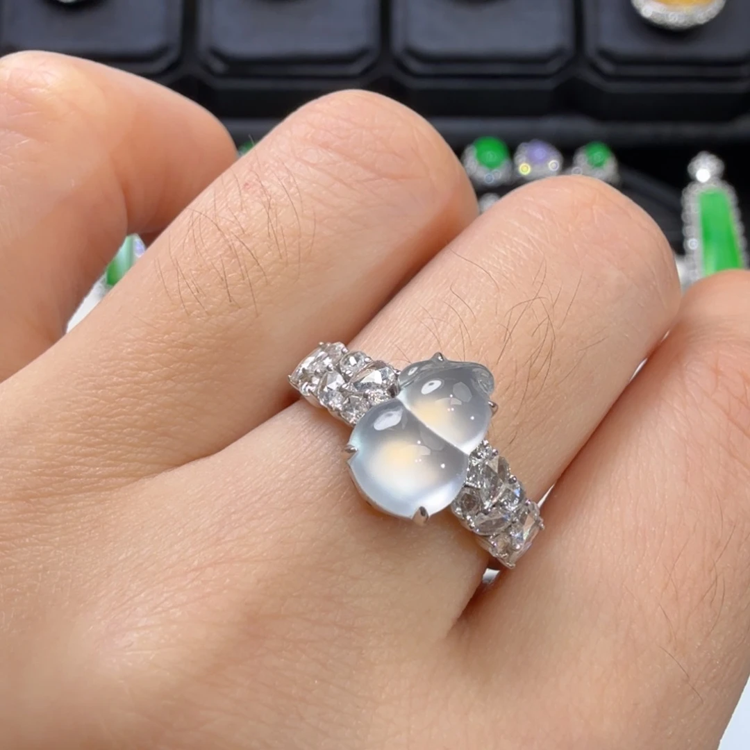 翡翠18K金镶嵌戒指收到货48小时鉴赏期