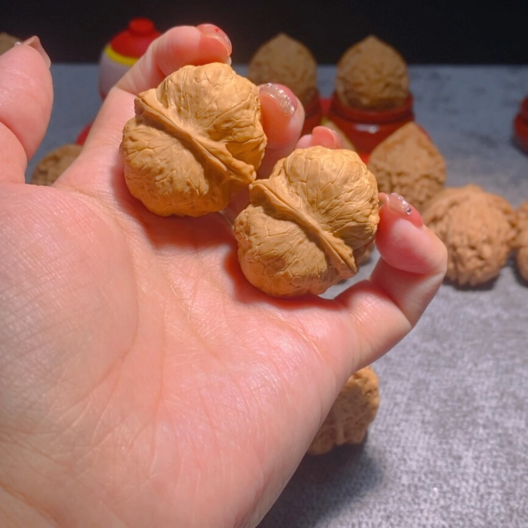 文玩核桃吊坠贵妃元宝36全品