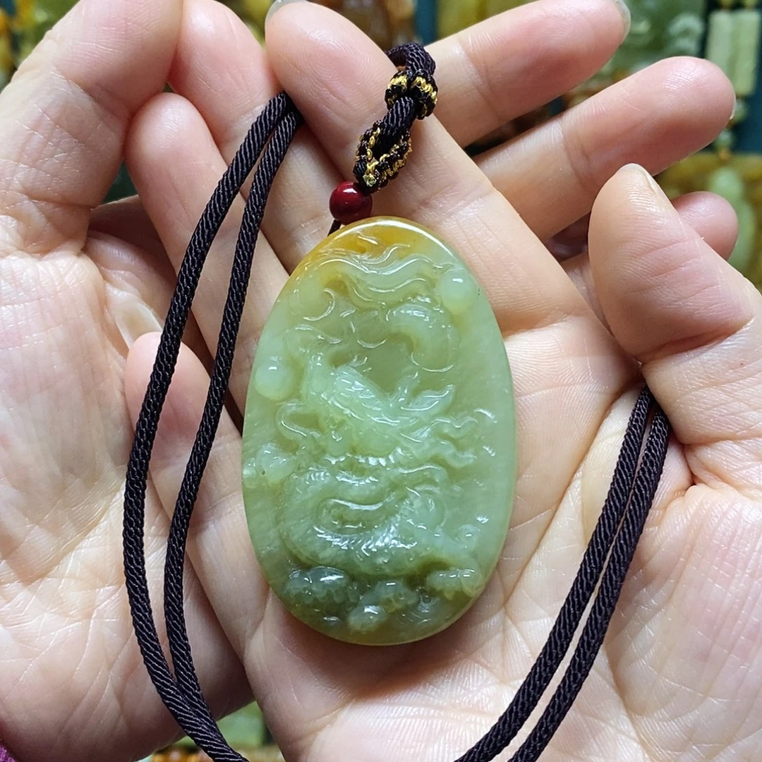 岫玉未镶嵌吊坠(赠链)