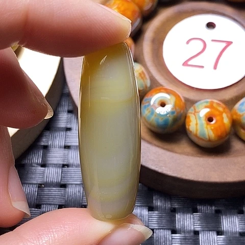 未镶嵌颈饰玛瑙/玉髓心**树