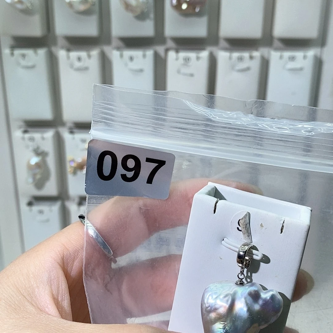 淡水珍珠合金颈饰