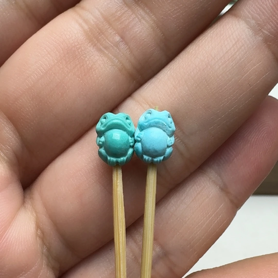 绿松石未镶嵌青蛙一对