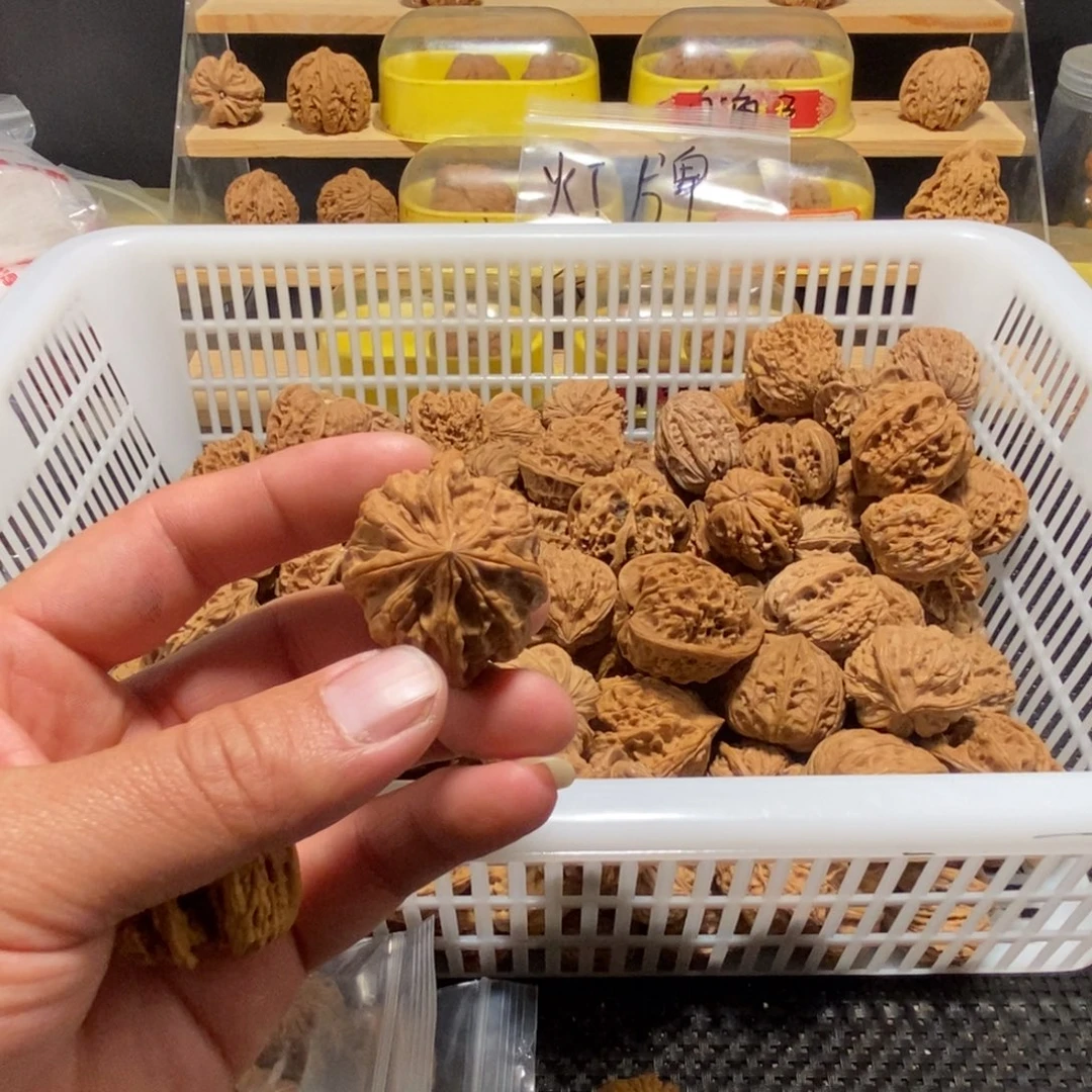 红***牛吊坠文玩核桃核桃异形