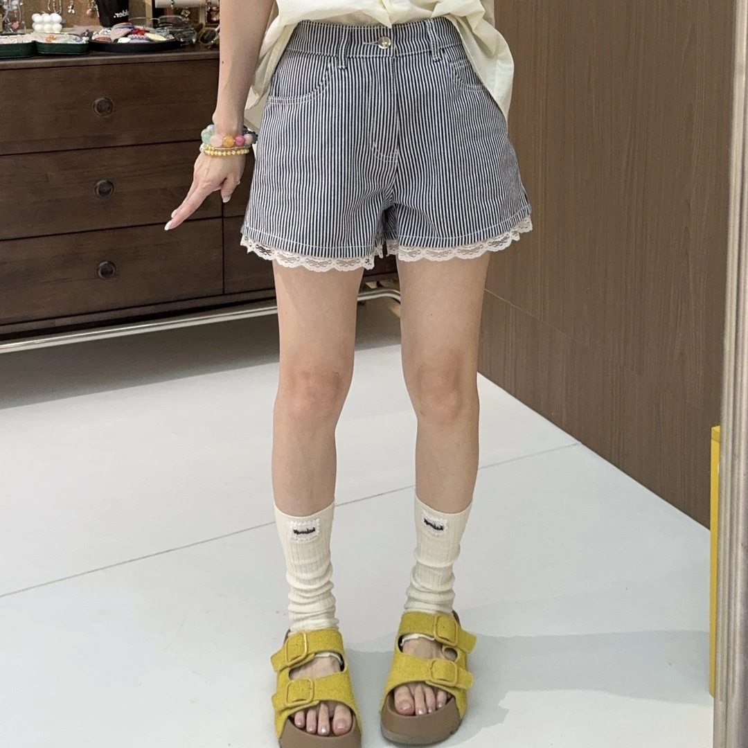 Apr.【海盐蕾丝】拼接蕾丝花边夏季新款竖条纹直筒短裤女25ST452
