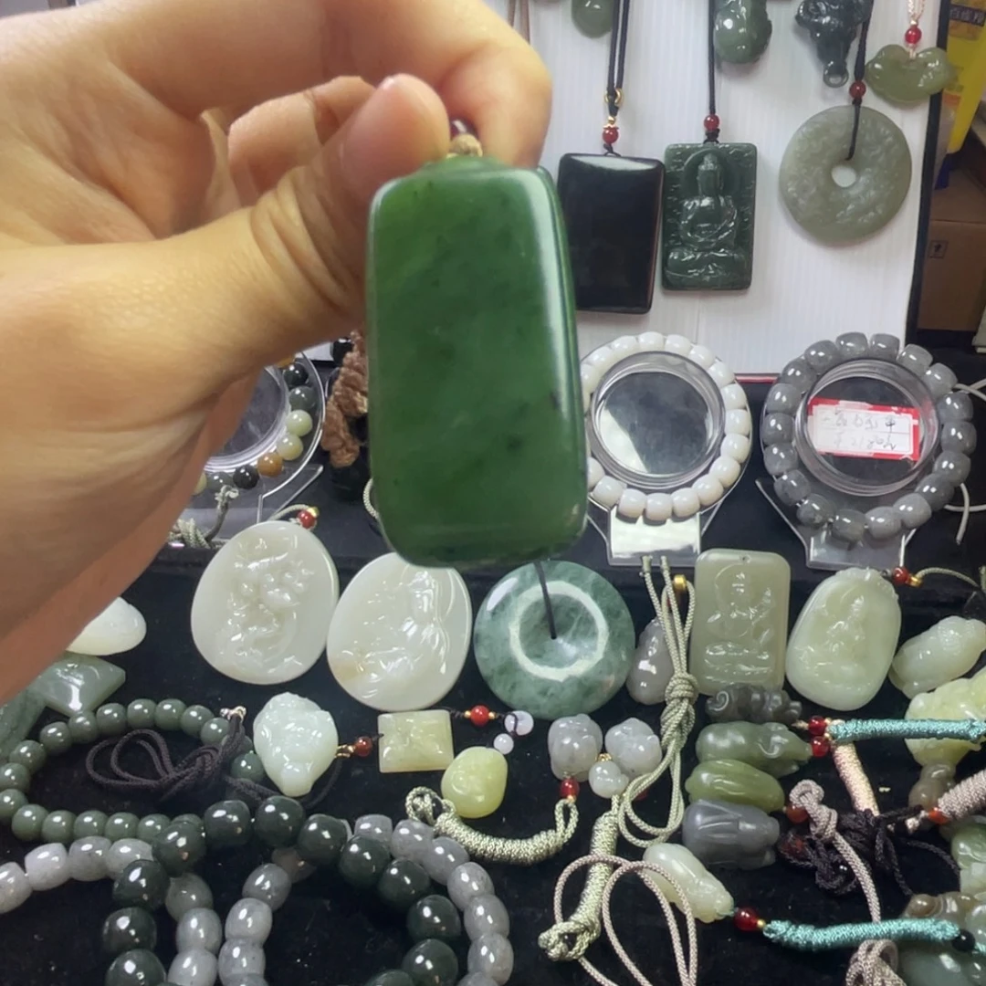 和田玉（碧玉）未镶嵌颈饰