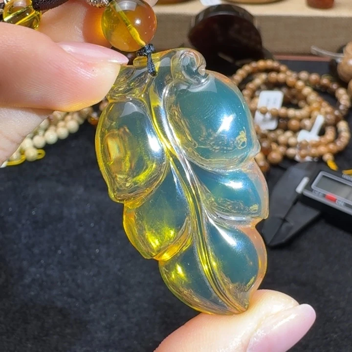 琥珀未镶嵌珠宝奇石蓝珀叶子吊坠