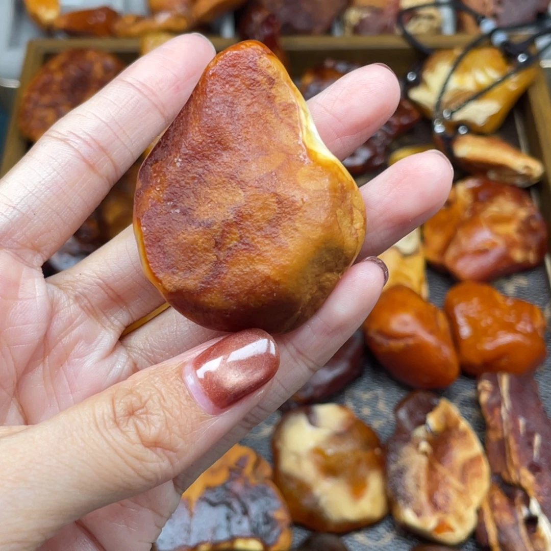 琥珀未镶嵌珠宝奇石