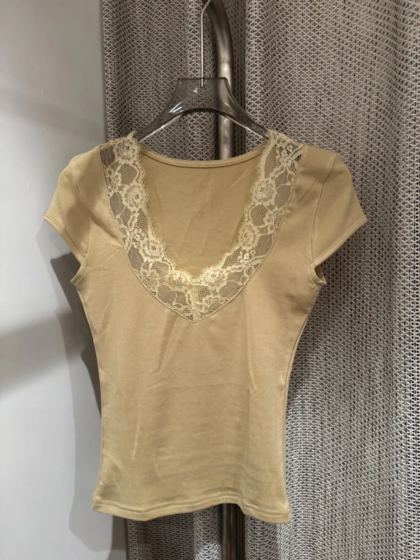 主播推荐 小众设计款 纯欲风 显瘦蕾丝夏季短袖