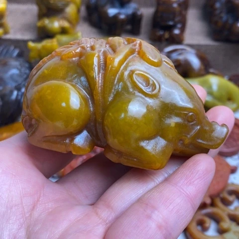 蛇纹石玉未镶嵌颈饰90