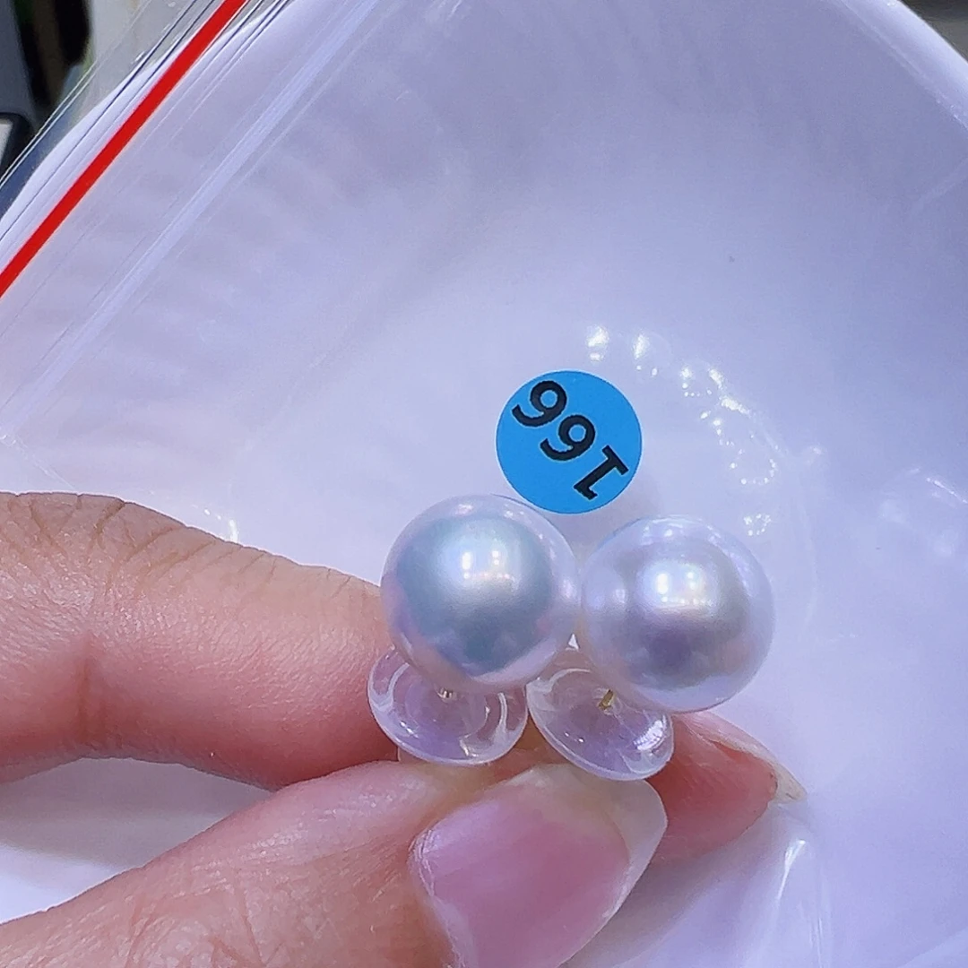 淡水珍珠18K金镶嵌耳饰