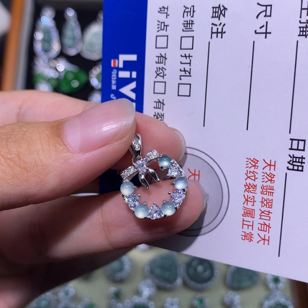 ゛***。颈饰银S925镶嵌翡翠天然
